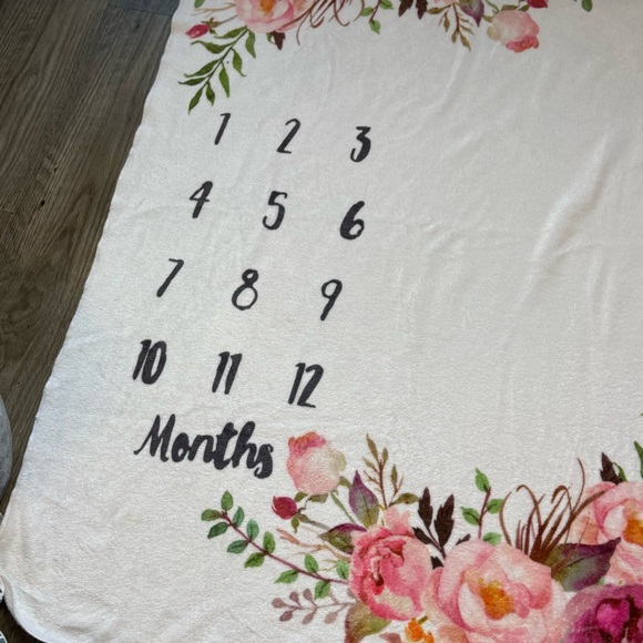 Floral Baby Milestone Blanket | Monthly Photo Prop | 0–12 Months - Picture 3 of 3